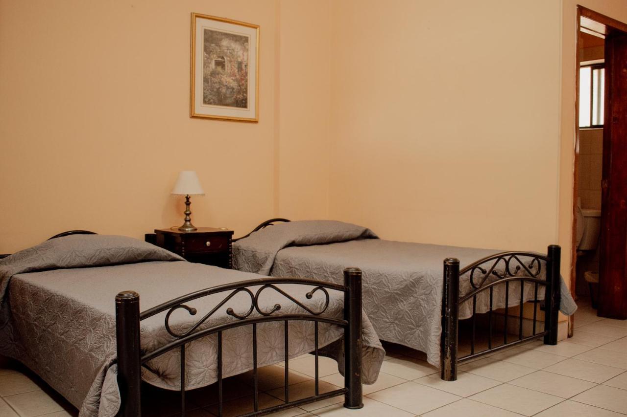 Suites Cervantes Chihuahua Exterior photo