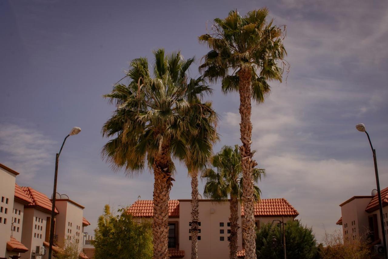 Suites Cervantes Chihuahua Exterior photo