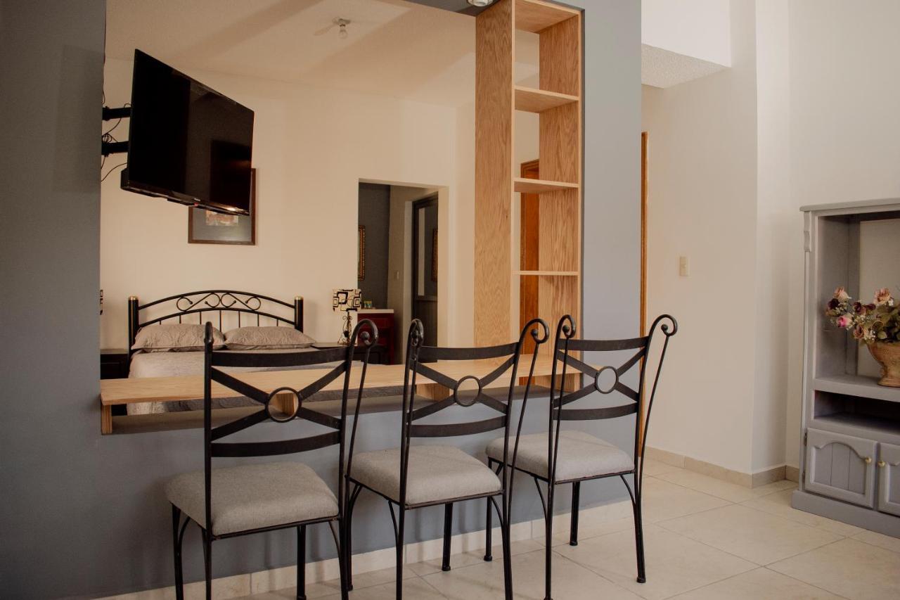 Suites Cervantes Chihuahua Exterior photo
