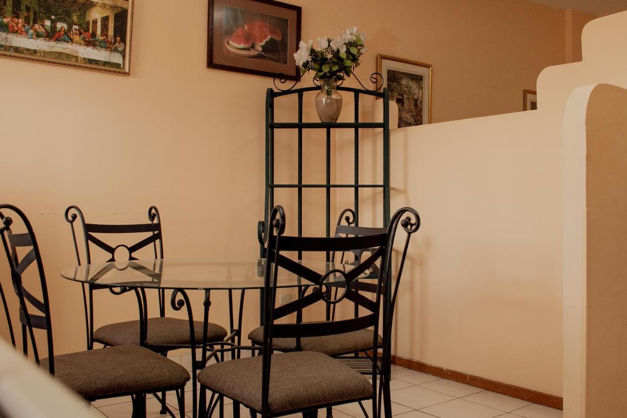 Suites Cervantes Chihuahua Exterior photo