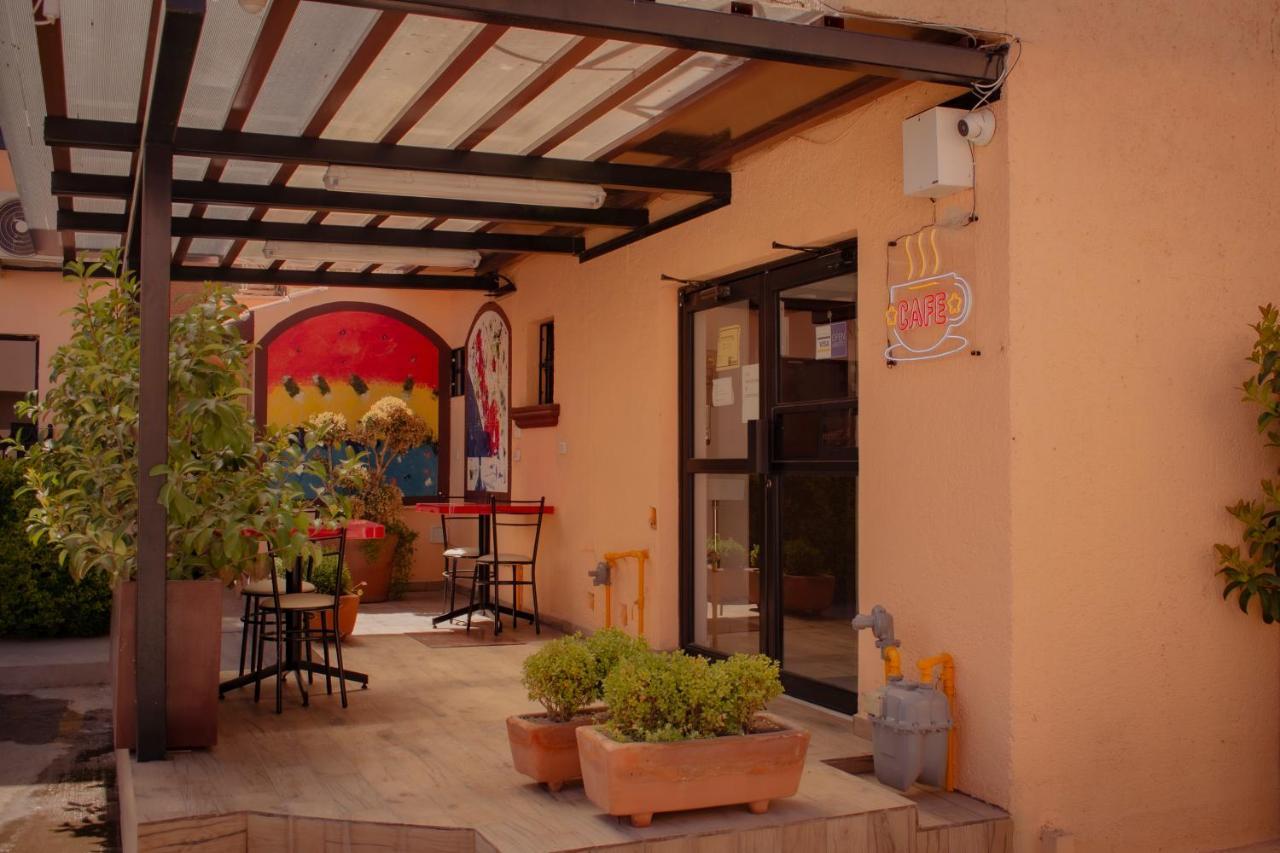 Suites Cervantes Chihuahua Exterior photo