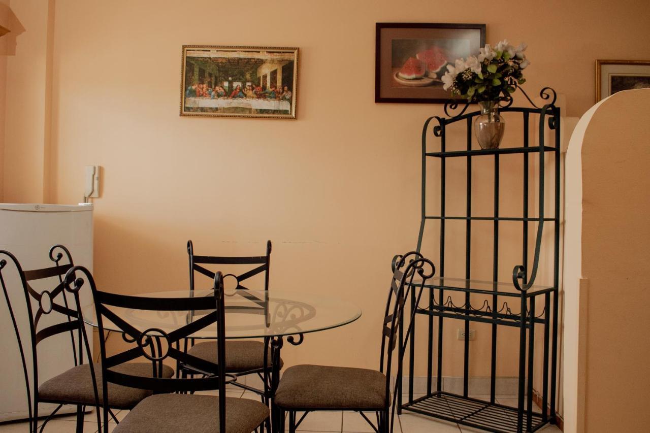 Suites Cervantes Chihuahua Exterior photo